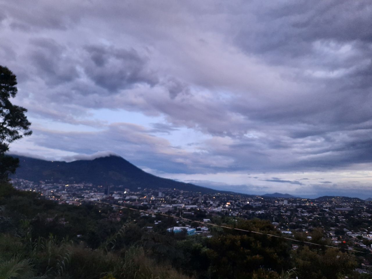 La Pancarta - Vientos y clima caluroso dominarán el martes en El Salvador,  con pocas lluvias